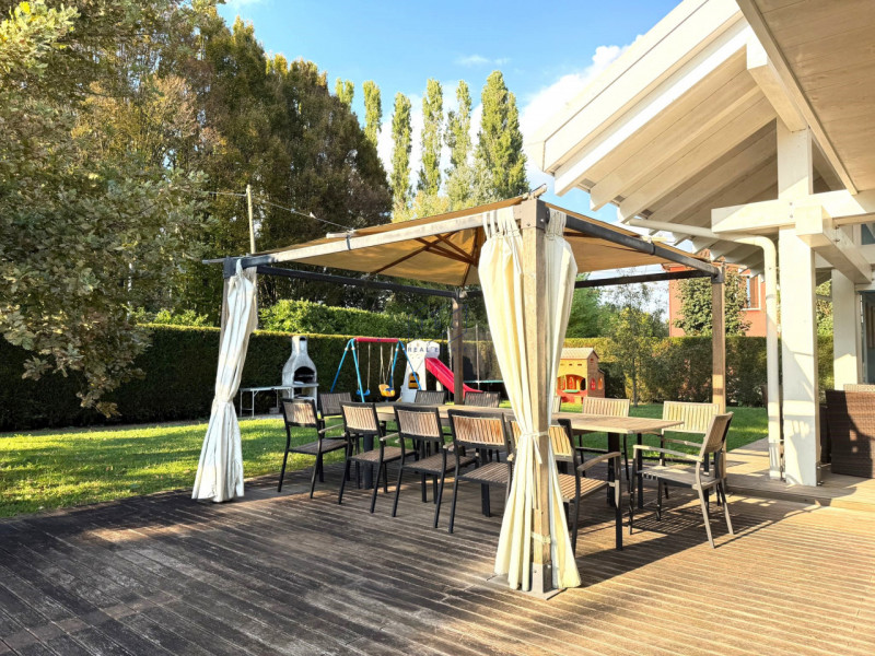 SALGAREDA - (TV)
VILLA SINGOLA CON PISCINA
Tra Salgareda e Ponte di Piave nasce questa splendida ...