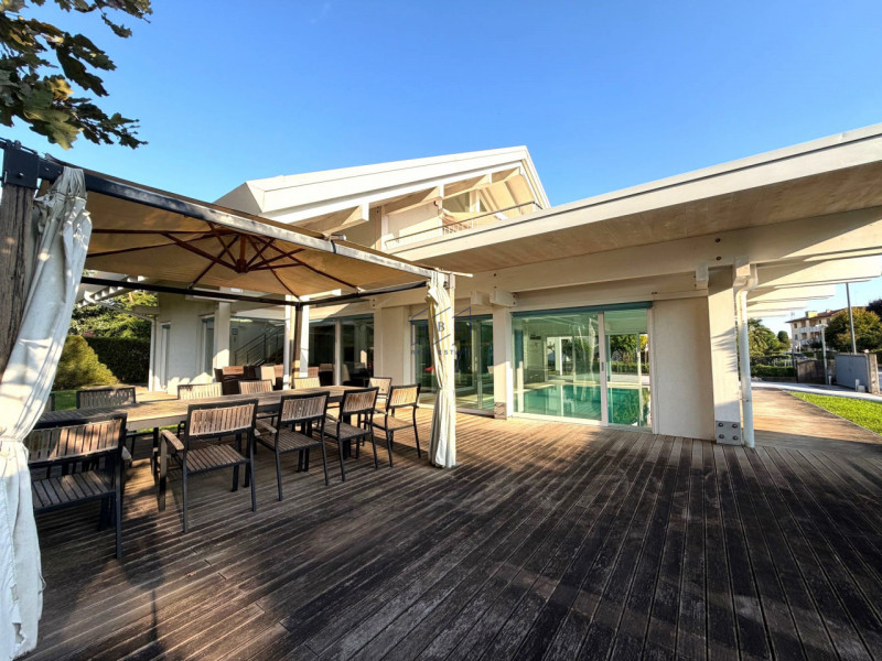 SALGAREDA - (TV)
VILLA SINGOLA CON PISCINA
Tra Salgareda e Ponte di Piave nasce questa splendida ...