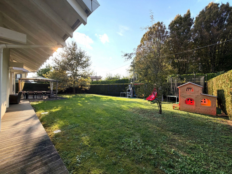 SALGAREDA - (TV)
VILLA SINGOLA CON PISCINA
Tra Salgareda e Ponte di Piave nasce questa splendida ...