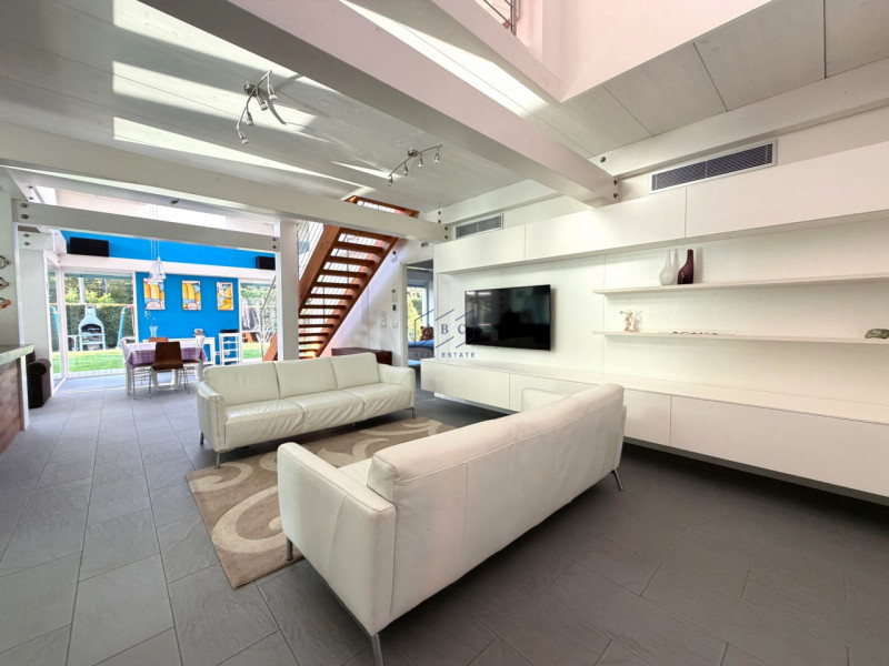 SALGAREDA - (TV)
VILLA SINGOLA CON PISCINA
Tra Salgareda e Ponte di Piave nasce questa splendida ...