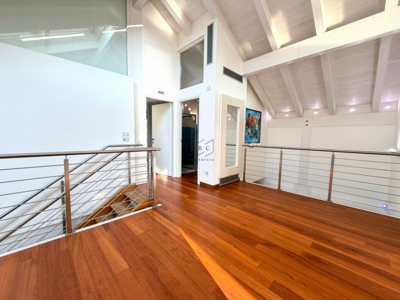 SALGAREDA - (TV)
VILLA SINGOLA CON PISCINA
Tra Salgareda e Ponte di Piave nasce questa splendida ...