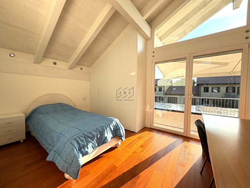 SALGAREDA - (TV)
VILLA SINGOLA CON PISCINA
Tra Salgareda e Ponte di Piave nasce questa splendida ...