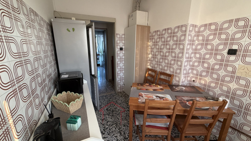 Padova – zona FORCELLINI

Affittasi stanza singola arredata con letto singolo, scrivania, sedia e...