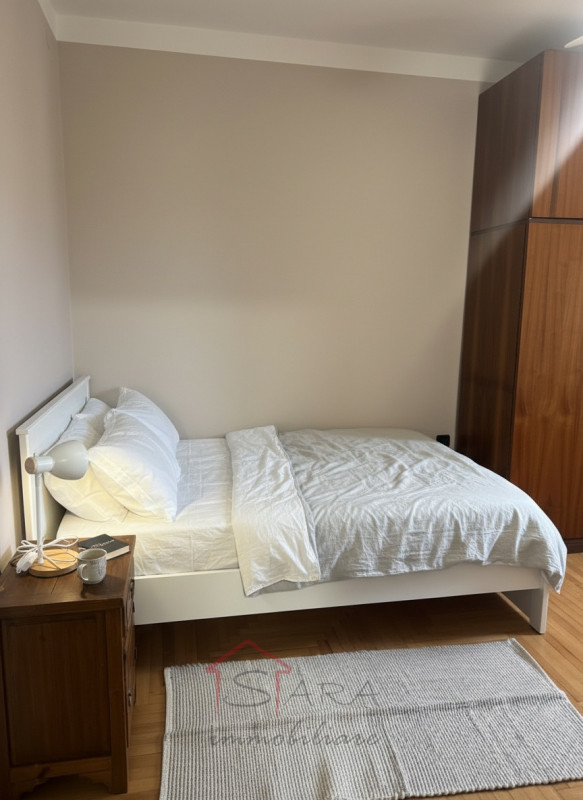 Padova – zona FORCELLINI

Affittasi stanza singola ampia e luminosa, arredata con letto matrimoni...