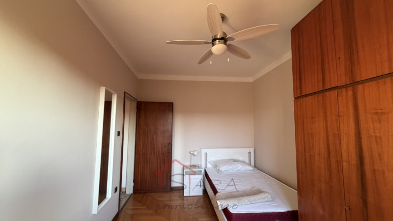 Padova – zona FORCELLINI

Affittasi stanza singola ampia e luminosa, arredata con letto matrimoni...