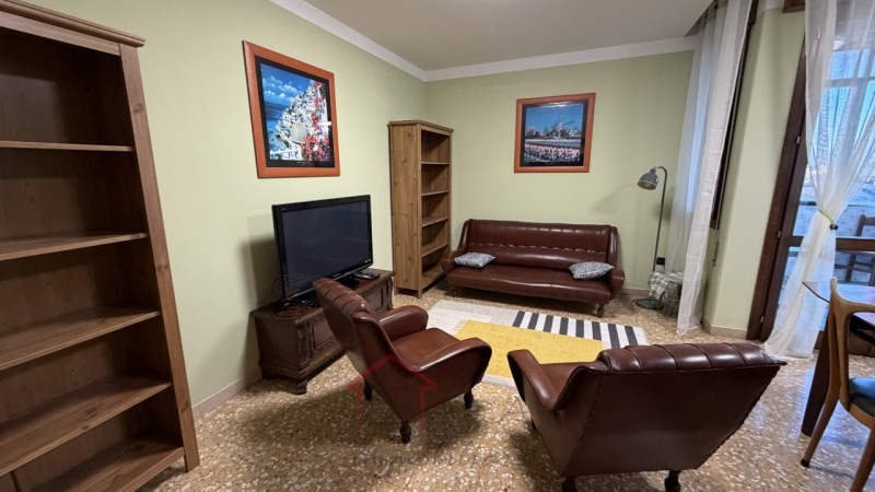 Padova – zona FORCELLINI

Affittasi camera doppia con due letti singoli, scrivania, sedie e armad...