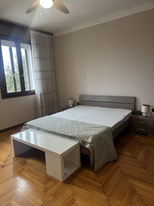 Padova – zona FORCELLINI

Affittasi camera doppia con due letti singoli, scrivania, sedie e armad...