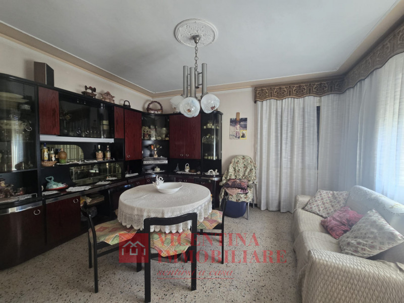 GRANTORTO: in posizione comoda ai servizi, proponiamo in vendita in ESCLUSIVA soluzione di CASA S...