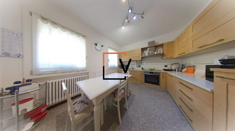 V381 – Proponiamo in vendita porzione indipendente a Dosson di Casier in un contesto residenziale...