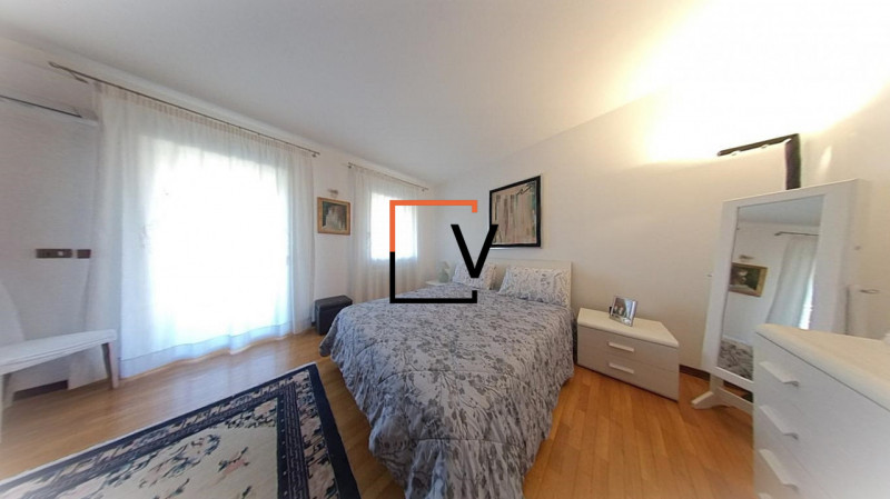 V381 – Proponiamo in vendita porzione indipendente a Dosson di Casier in un contesto residenziale...