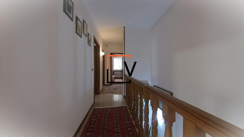 V381 – Proponiamo in vendita porzione indipendente a Dosson di Casier in un contesto residenziale...