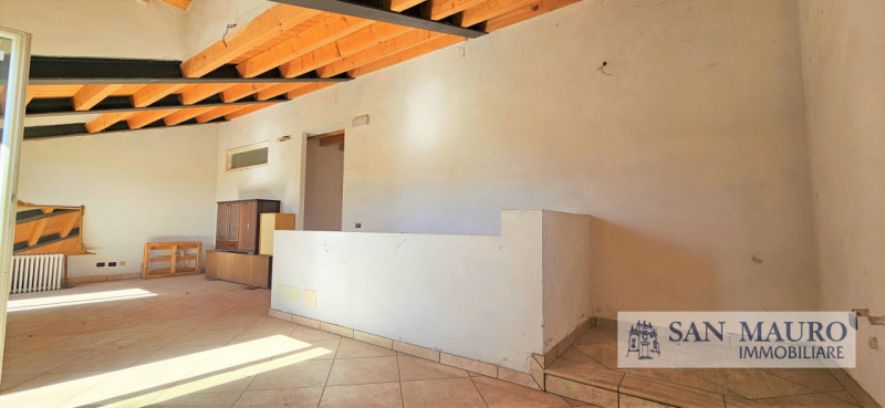 NANTO: in contesto di recente ristrutturazione appartamento da ultimare al primo ed ultimo piano ...