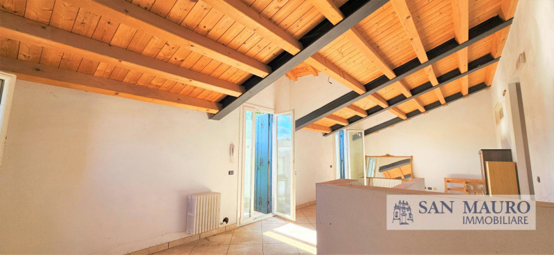 NANTO: in contesto di recente ristrutturazione appartamento da ultimare al primo ed ultimo piano ...