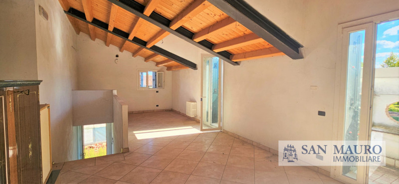 NANTO: in contesto di recente ristrutturazione appartamento da ultimare al primo ed ultimo piano ...