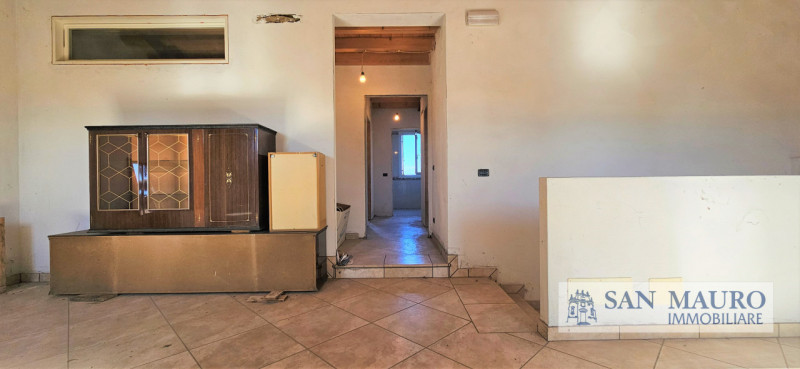 NANTO: in contesto di recente ristrutturazione appartamento da ultimare al primo ed ultimo piano ...