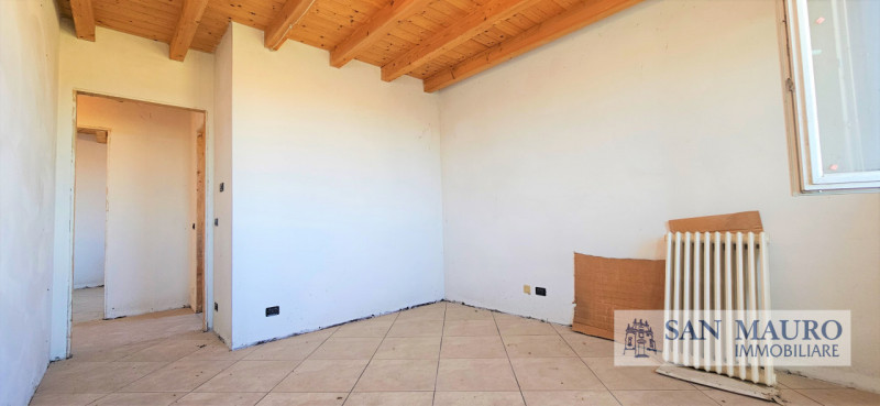 NANTO: in contesto di recente ristrutturazione appartamento da ultimare al primo ed ultimo piano ...