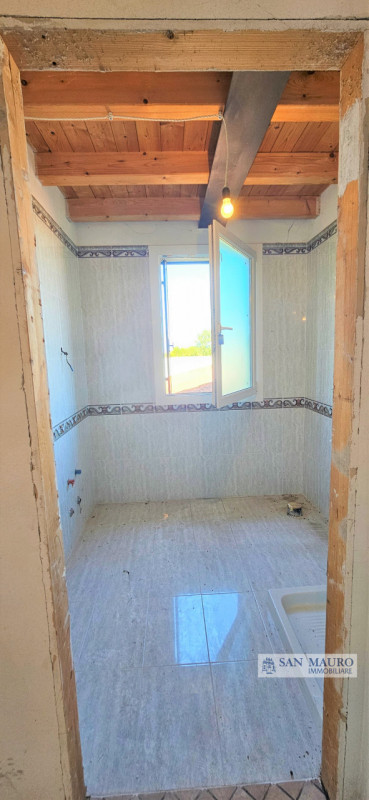 NANTO: in contesto di recente ristrutturazione appartamento da ultimare al primo ed ultimo piano ...