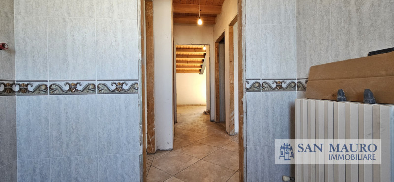 NANTO: in contesto di recente ristrutturazione appartamento da ultimare al primo ed ultimo piano ...