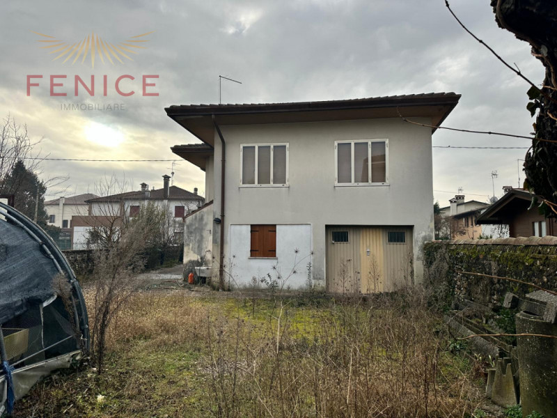 La casa giusta per dare forma ai tuoi sogni, nel cuore di Falzè di Trevignano

In una delle zone ...