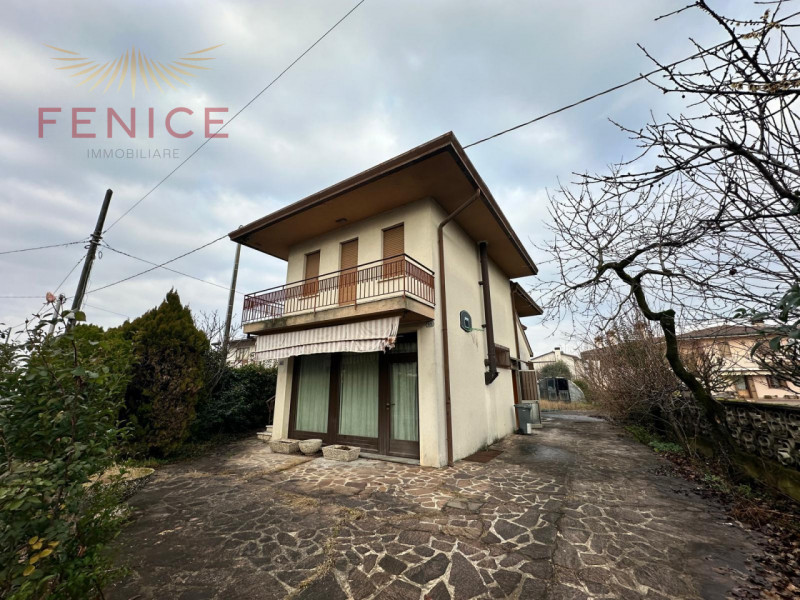 La casa giusta per dare forma ai tuoi sogni, nel cuore di Falzè di Trevignano

In una delle zone ...