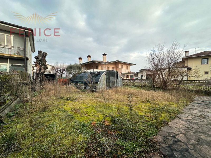 La casa giusta per dare forma ai tuoi sogni, nel cuore di Falzè di Trevignano

In una delle zone ...