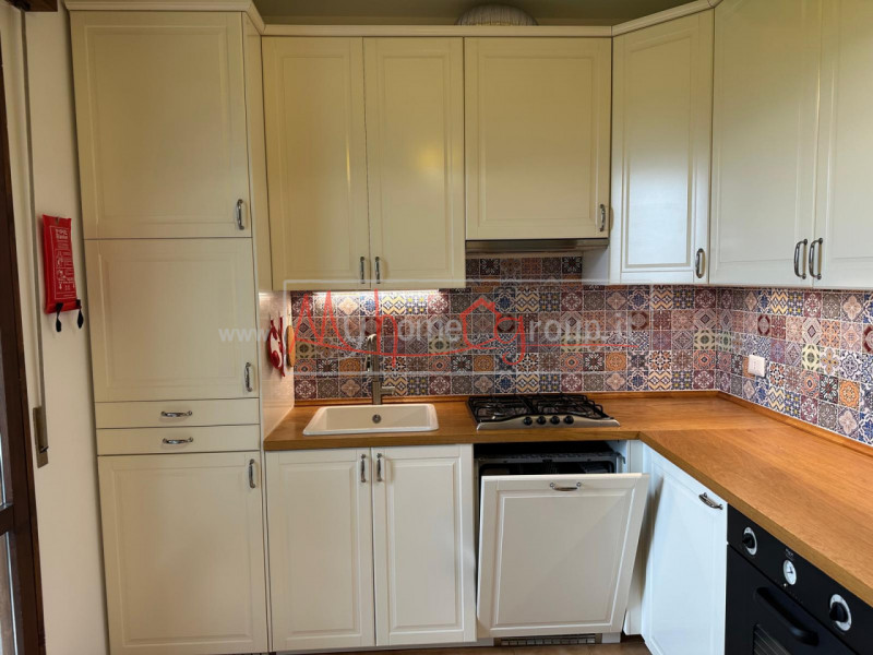 CADONEGHE: Appartamento al secondo piano completamente arredato a nuovo, composto di ingresso, so...