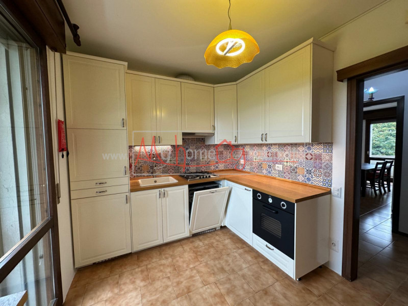 CADONEGHE: Appartamento al secondo piano completamente arredato a nuovo, composto di ingresso, so...