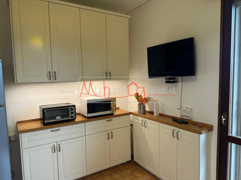 CADONEGHE: Appartamento al secondo piano completamente arredato a nuovo, composto di ingresso, so...