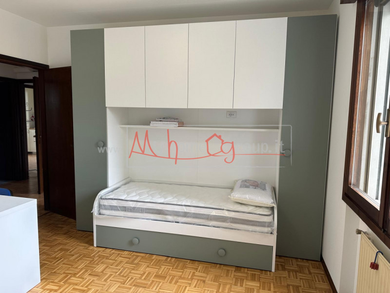 CADONEGHE: Appartamento al secondo piano completamente arredato a nuovo, composto di ingresso, so...