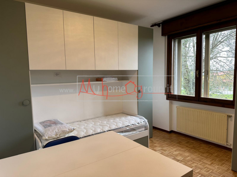 CADONEGHE: Appartamento al secondo piano completamente arredato a nuovo, composto di ingresso, so...