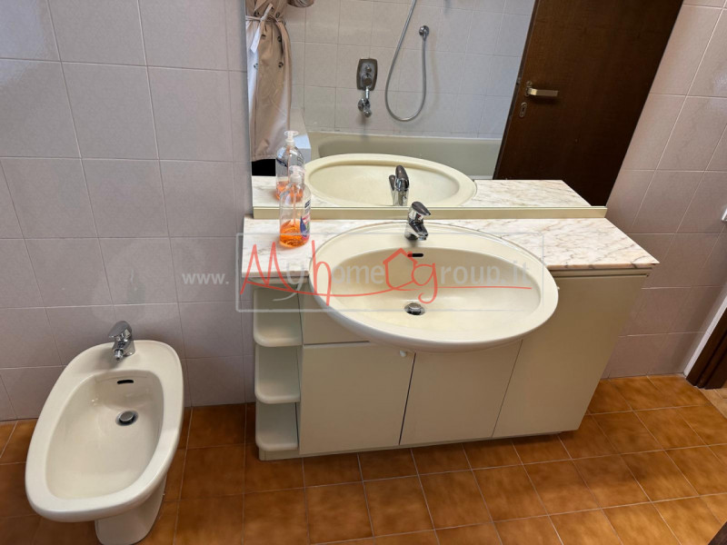 CADONEGHE: Appartamento al secondo piano completamente arredato a nuovo, composto di ingresso, so...