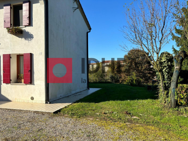 SANTA CROCE DEL MONTELLO 
"RIF:APNB1"

L'agenzia immobiliare Idhea ha il piacere di proporvi bifa...