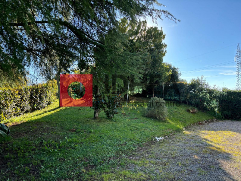 SANTA CROCE DEL MONTELLO 
"RIF:APNB1"

L'agenzia immobiliare Idhea ha il piacere di proporvi bifa...