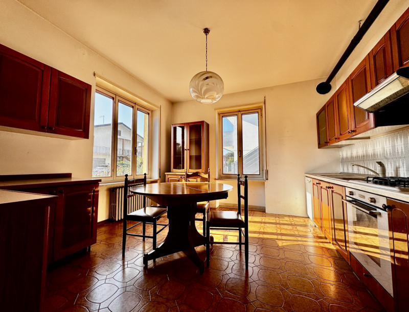 VISITE SOSPESE PER TRATTATIVA IN CORSO

Marano Vicentino - Tricamere al piano terra con giardino ...