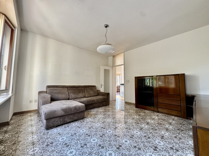 VISITE SOSPESE PER TRATTATIVA IN CORSO

Marano Vicentino - Tricamere al piano terra con giardino ...