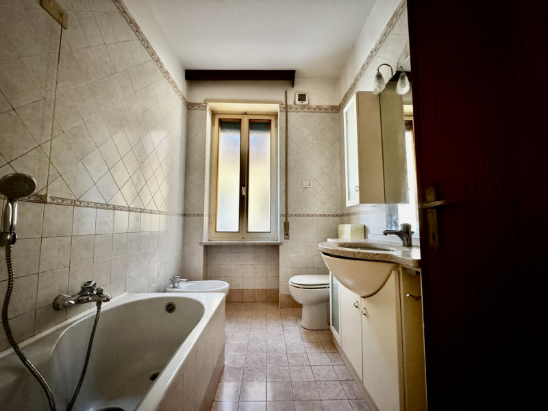 VISITE SOSPESE PER TRATTATIVA IN CORSO

Marano Vicentino - Tricamere al piano terra con giardino ...