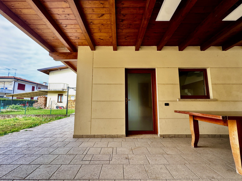 VISITE SOSPESE PER TRATTATIVA IN CORSO

Marano Vicentino - Tricamere al piano terra con giardino ...