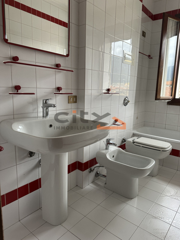 Romano d'Ezzelino - in zona tranquilla e ben servita, proponiamo in vendita MINI APPARTAMENTO COM...