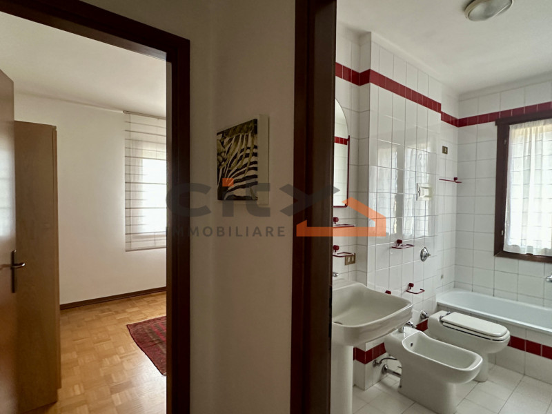 Romano d'Ezzelino - in zona tranquilla e ben servita, proponiamo in vendita MINI APPARTAMENTO COM...