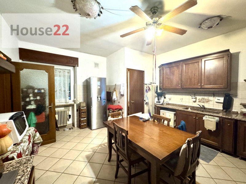 ZONA BERTESINA-VICENZA. BIFAMILIARE AFFIANCATA situata nel cuore della tranquilla zona di Bertesi...