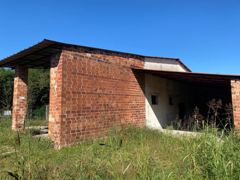 (Per INFO 3316190143) A Badoere proponiamo in vendita un rustico agricolo di 210 mq, circa 1008 m...