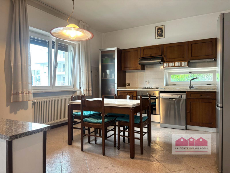 CREAZZO: SPLENDIDA CASA SINGOLA IN ZONA CENTRALE IDEALE PER CHI DESIDERA VIVERE IN UN CONTESTO TR...