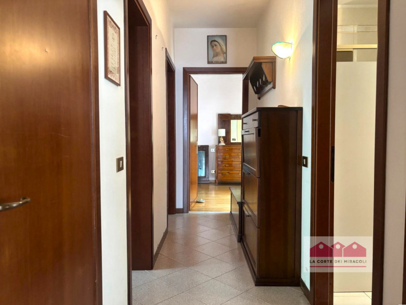 CREAZZO: SPLENDIDA CASA SINGOLA IN ZONA CENTRALE IDEALE PER CHI DESIDERA VIVERE IN UN CONTESTO TR...
