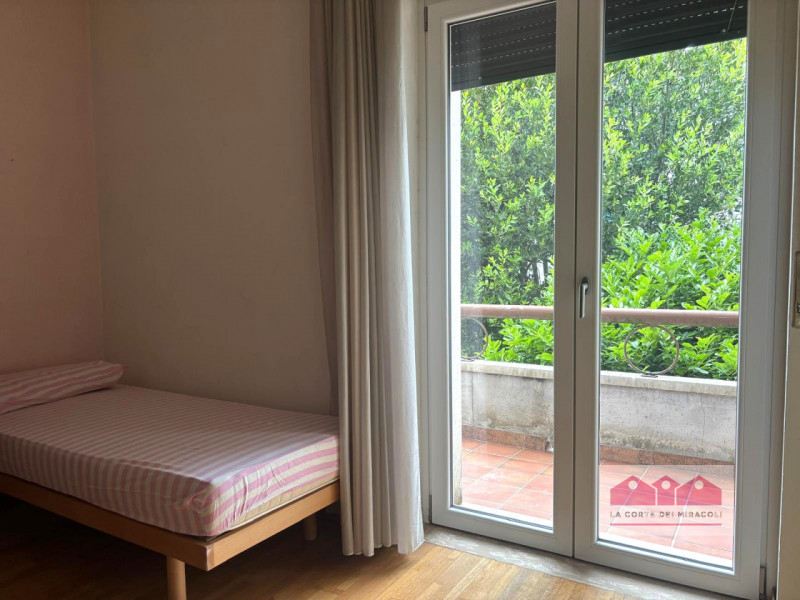 CREAZZO: SPLENDIDA CASA SINGOLA IN ZONA CENTRALE IDEALE PER CHI DESIDERA VIVERE IN UN CONTESTO TR...