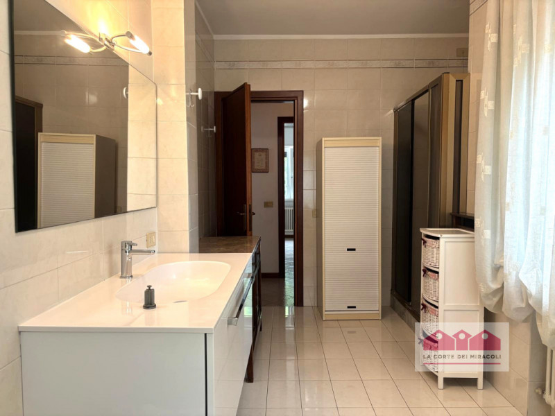 CREAZZO: SPLENDIDA CASA SINGOLA IN ZONA CENTRALE IDEALE PER CHI DESIDERA VIVERE IN UN CONTESTO TR...