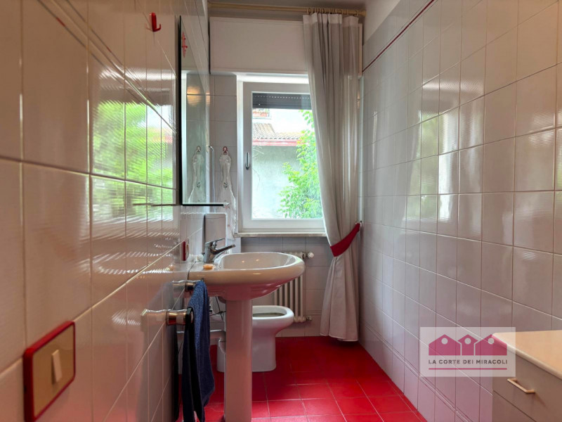 CREAZZO: SPLENDIDA CASA SINGOLA IN ZONA CENTRALE IDEALE PER CHI DESIDERA VIVERE IN UN CONTESTO TR...