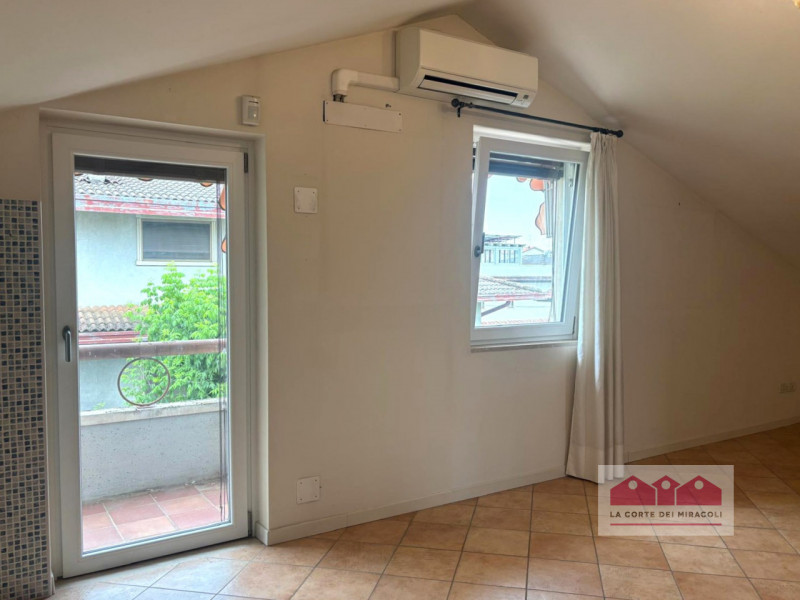 CREAZZO: SPLENDIDA CASA SINGOLA IN ZONA CENTRALE IDEALE PER CHI DESIDERA VIVERE IN UN CONTESTO TR...
