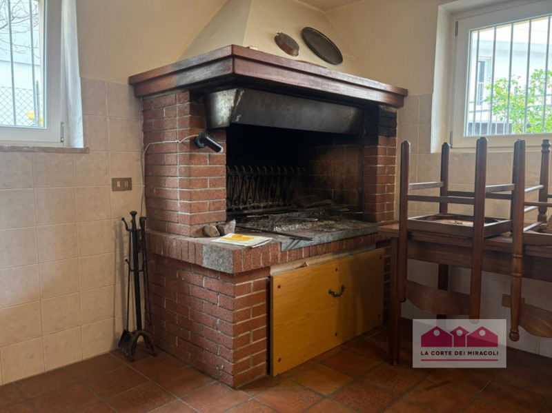 CREAZZO: SPLENDIDA CASA SINGOLA IN ZONA CENTRALE IDEALE PER CHI DESIDERA VIVERE IN UN CONTESTO TR...