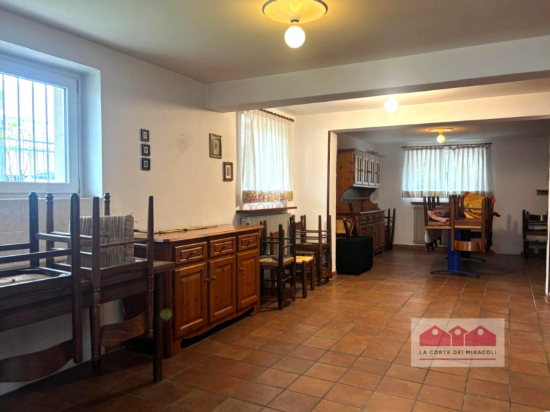 CREAZZO: SPLENDIDA CASA SINGOLA IN ZONA CENTRALE IDEALE PER CHI DESIDERA VIVERE IN UN CONTESTO TR...