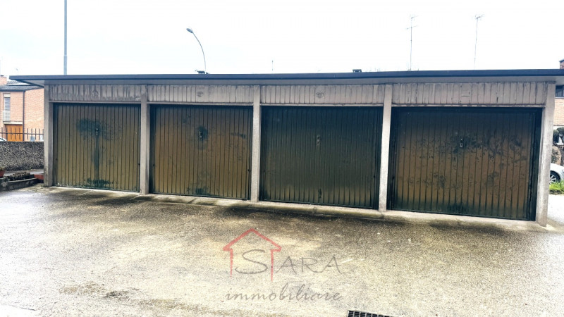 Opportunità da non perdere! Metti al sicuro la tua auto e libèrati dal problema del parcheggio co...